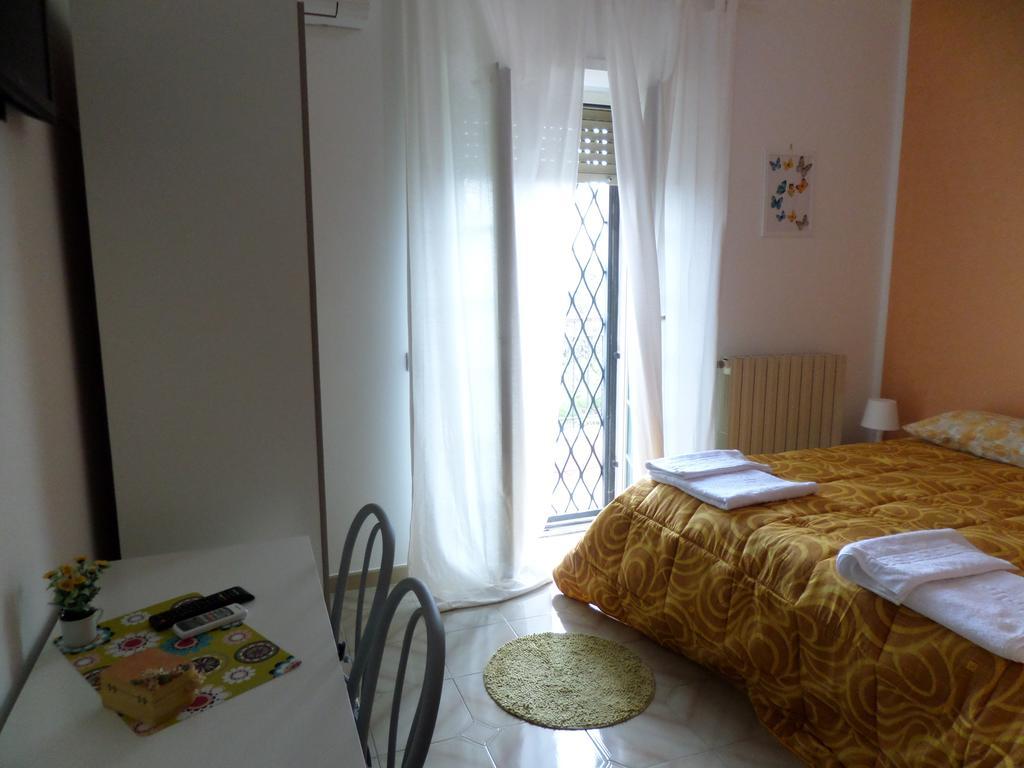 B&B Villino Lory มารีโน ภายนอก รูปภาพ