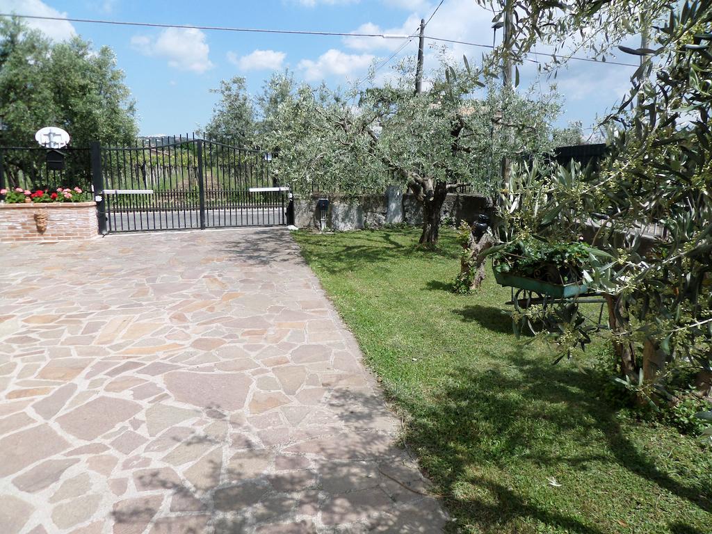 B&B Villino Lory มารีโน ภายนอก รูปภาพ