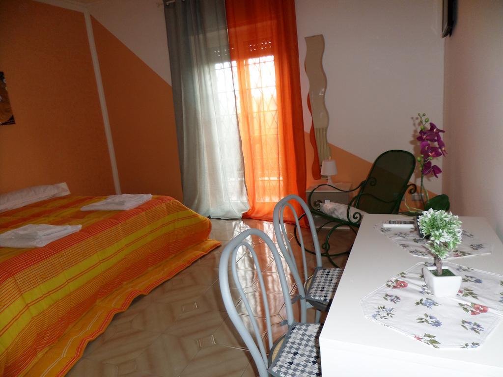 B&B Villino Lory มารีโน ภายนอก รูปภาพ